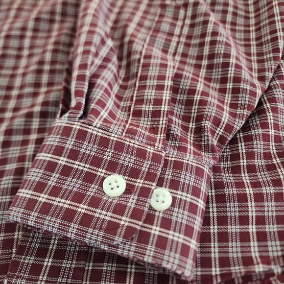 L.L. Bean Men's Long Sleeve Button-Down Shirt - Picture 4 of 12